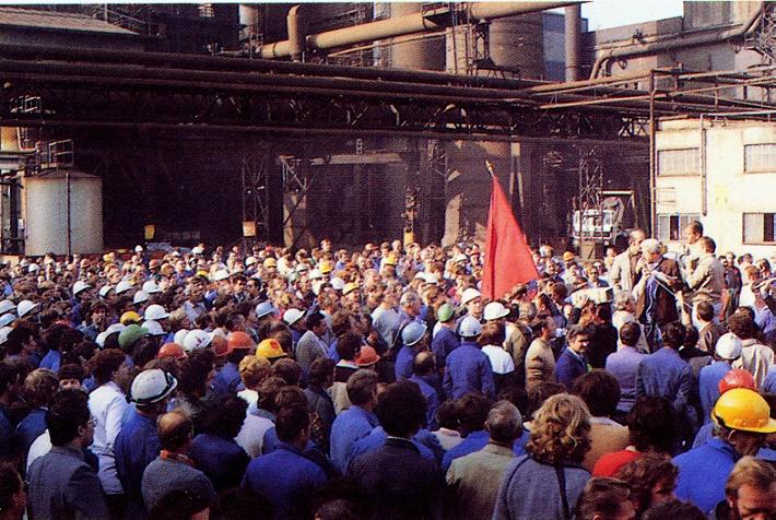 manifestation dans l'usine, septembre 1982, photo D. MENGIN, cliquez pour agrandir